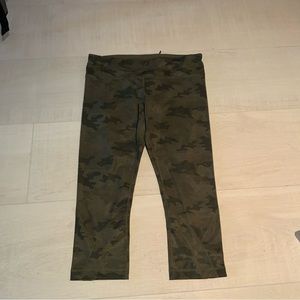 Lululemon Camo Cropped Leggings